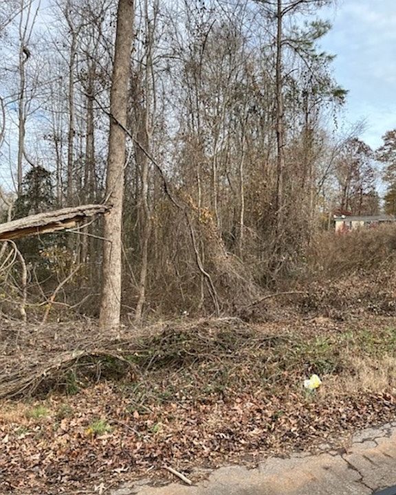 1st image of 220 W Pine Lake Cir