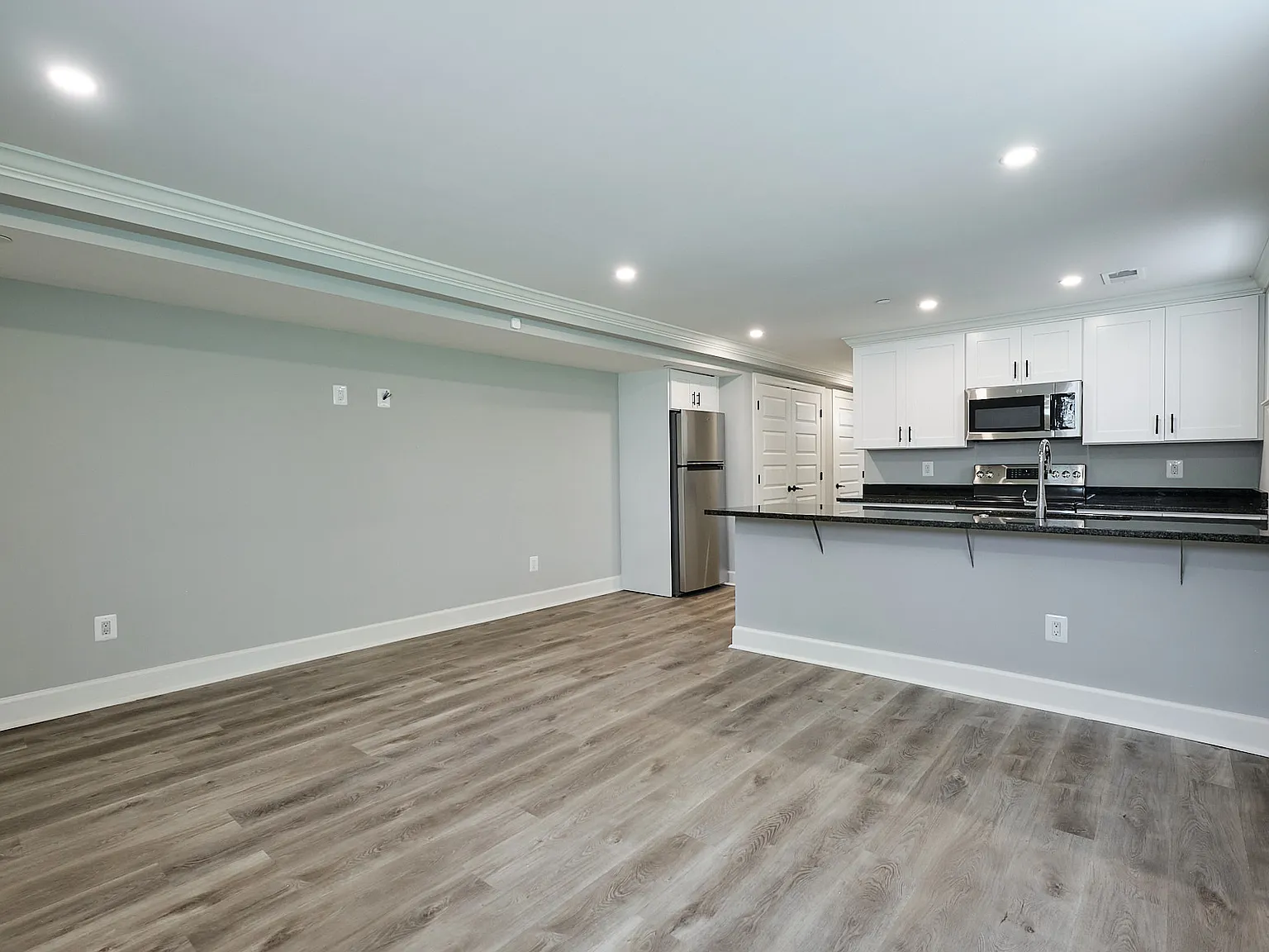 2 bed, 930 sqft, $1,695 — Photo 2