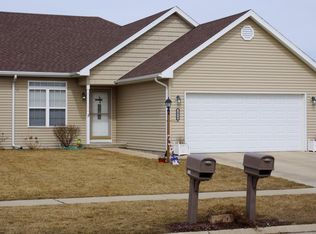 2024 Macon St, Mahomet, IL 61853