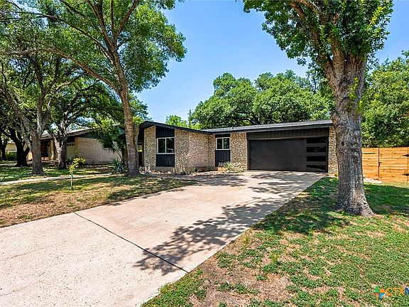 3rd image of 11608 Oak Trl