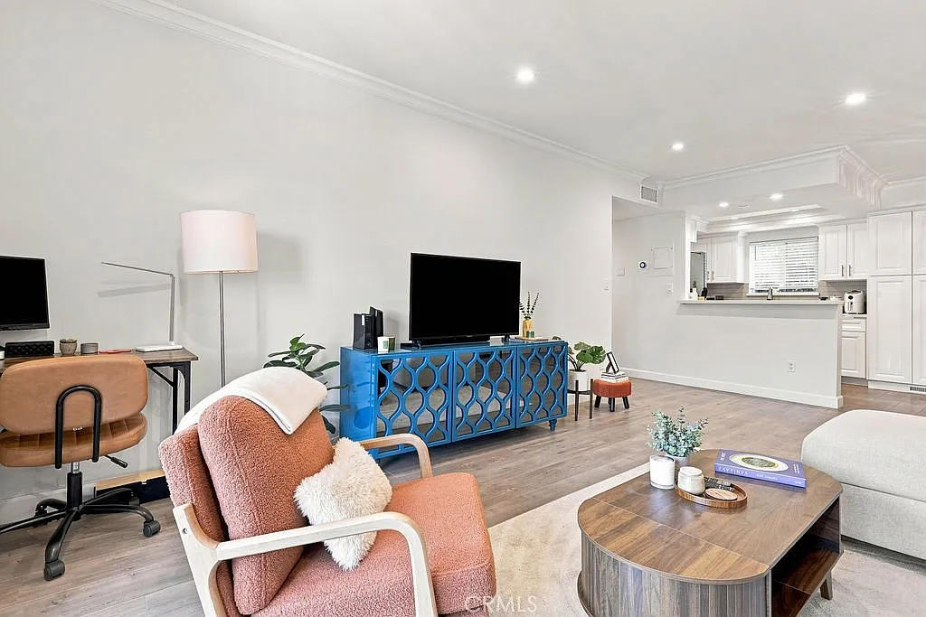 1 bed, 708 sqft, $2,595 — Photo 1