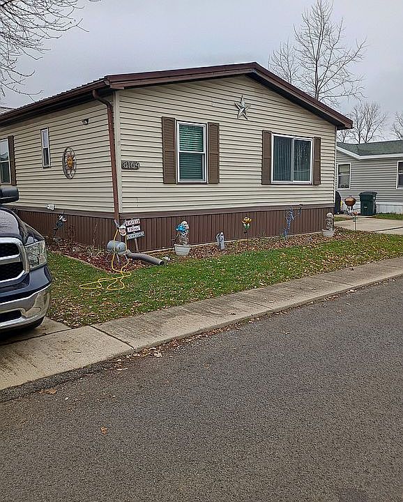 1st image of 8164 Maplewood Dr