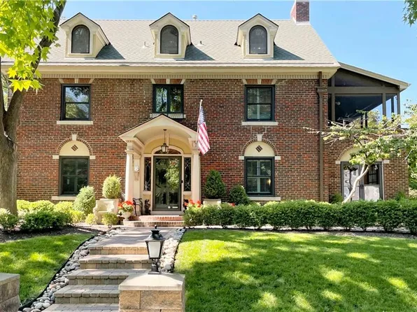 618 W 62nd St, Kansas City, MO 64113