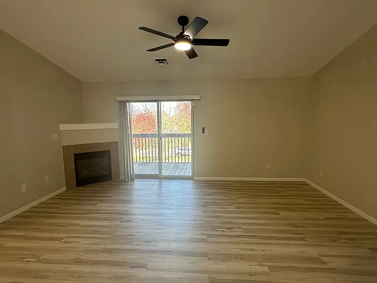 1415 N Jones Blvd #1455 — Photo 8