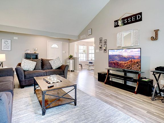 4th image of 7821 Odell St