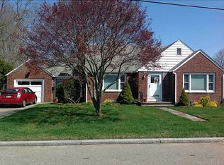 28 Winslow St, Riverside, RI 02915