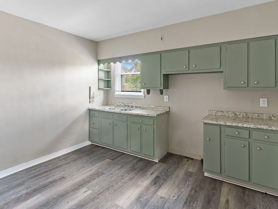 1st image of 416 1st St Unit B