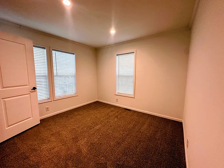 Hunters Glen — Photo 32