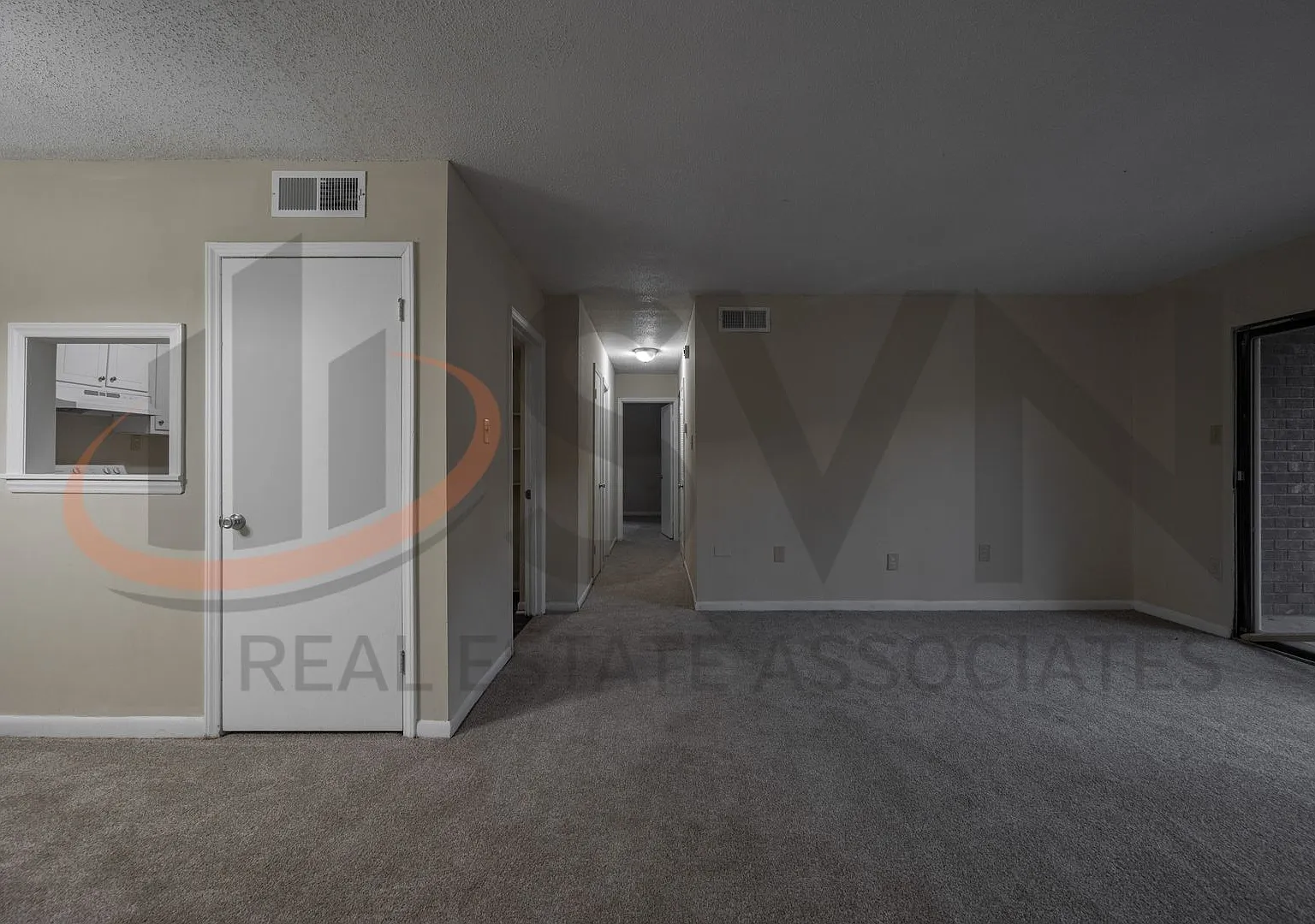 Charming 3BR, 2BA Condo in the Heart of Chapel Hill! — Photo 3