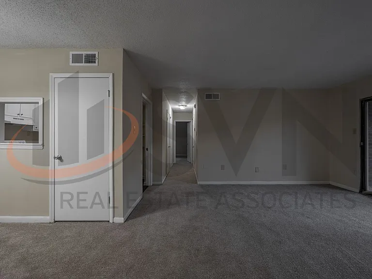 500 Umstead Dr #104E — Photo 3