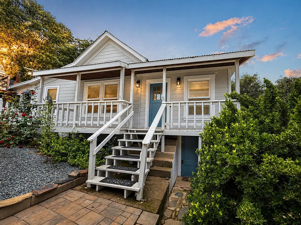 70 Greenstone Ter