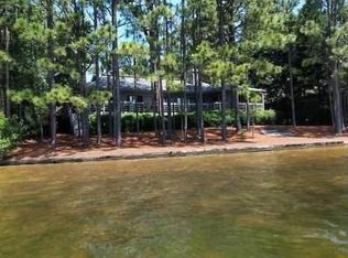 425 Lake Forest Dr SW, Pinehurst, NC 28374