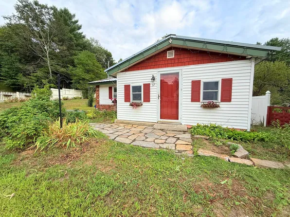 37 Grandview Street, Claremont, NH 03743