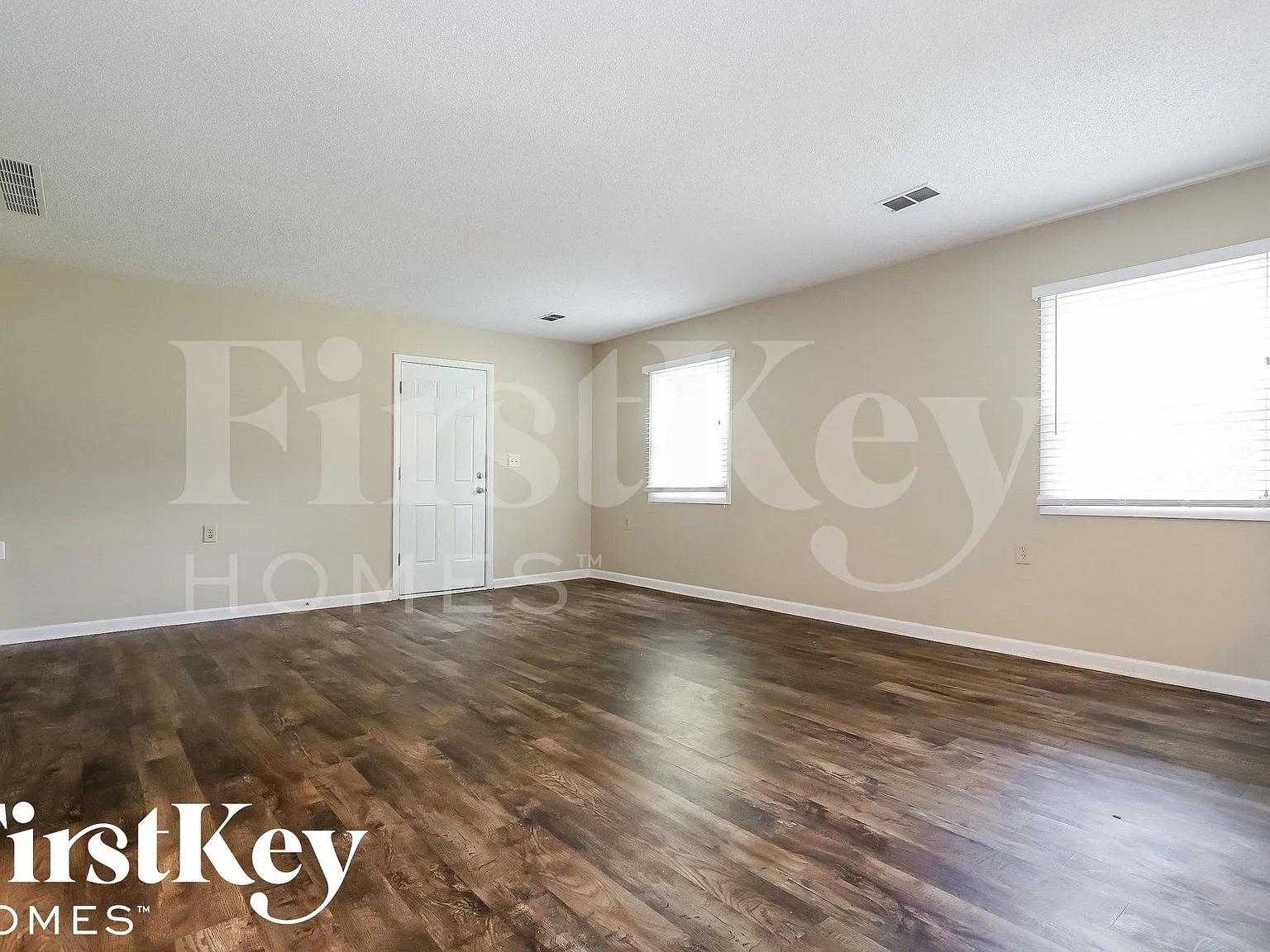 4 bed, 2.5 bath, 1994 sqft, $2,420 — Photo 3