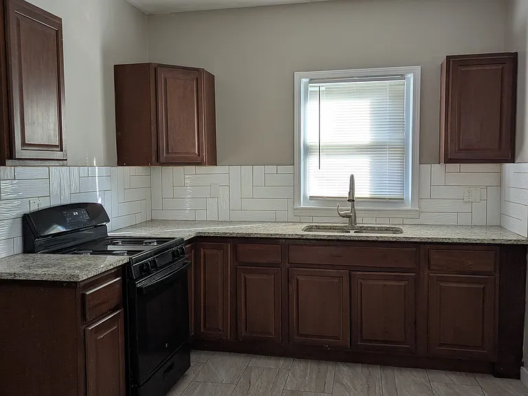2245 Glynn Ct — Photo 3