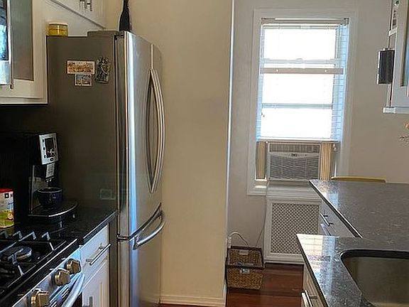 3rd image of 367 Avenue S #4F
