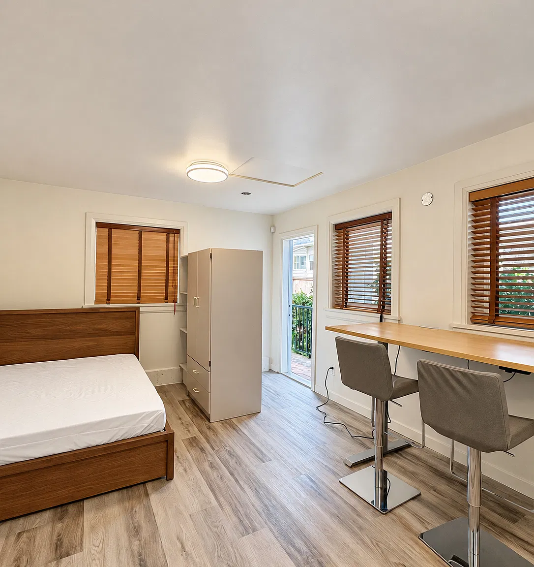 Studio, 450 sqft, $1,299 — Photo 3