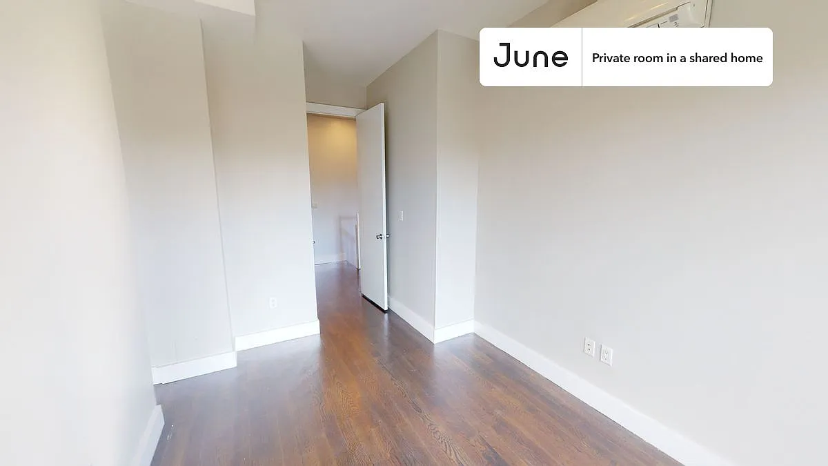 Full bedroom in 4 bed/2 bath home in Bedford-Stuyvesant #1563 C — Photo 4