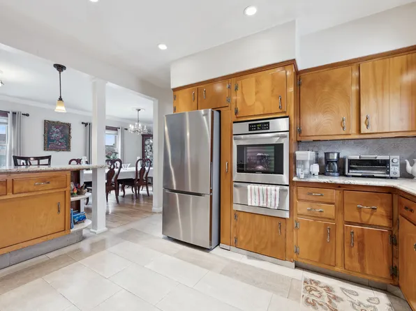 13-62 145th Place image 10 of 32