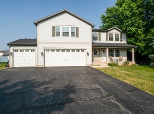 209 Briarwood Dr, Poplar Grove, IL 61065