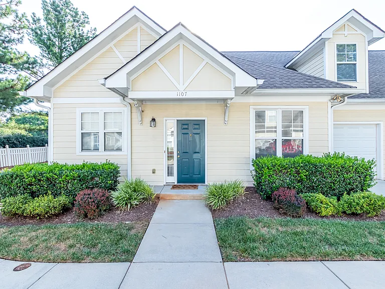 1107 Davant Ln.