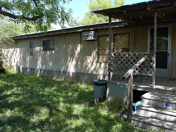 4th image of 211 Crockett St