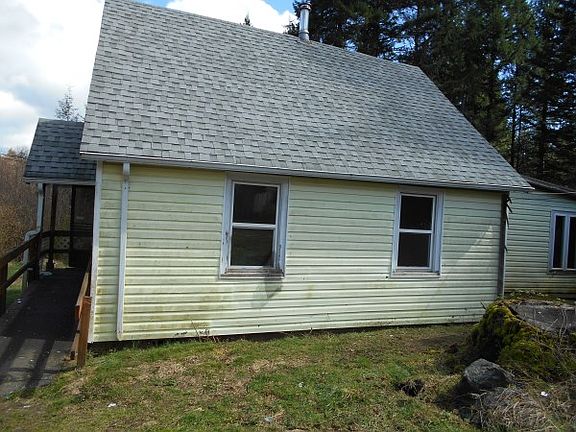 3rd image of 2102 Lake Blvd