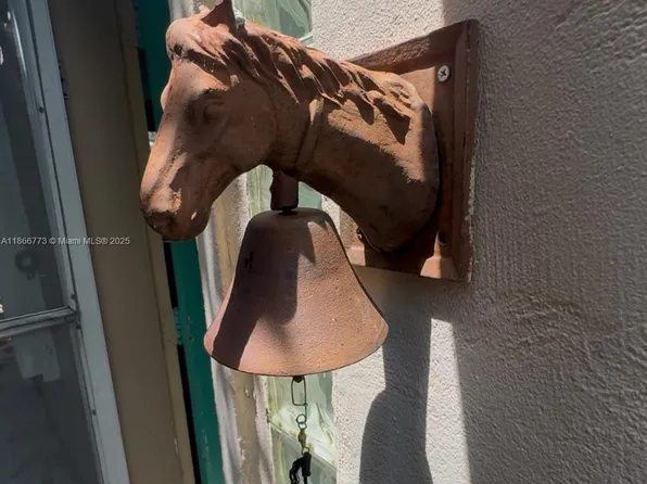 1951 NE 178th St, North Miami Beach, FL 33162