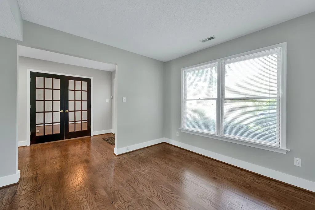 4 bed, 2.5 bath, 2219 sqft, $3,300 — Photo 4