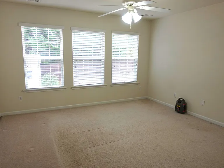 115 Roberts Hill Dr — Photo 10