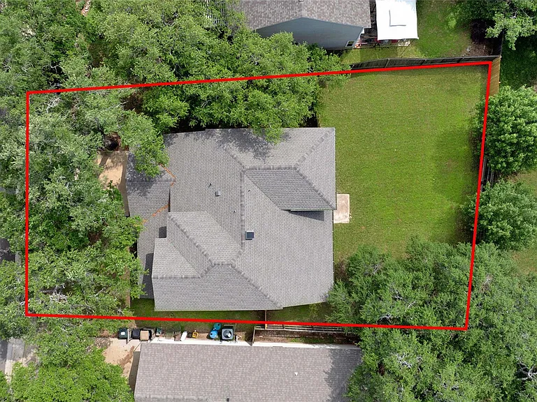 121 Park Ln — Photo 36