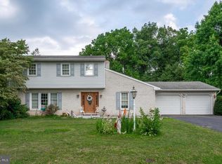 3 Durham Dr, Dillsburg, PA 17019