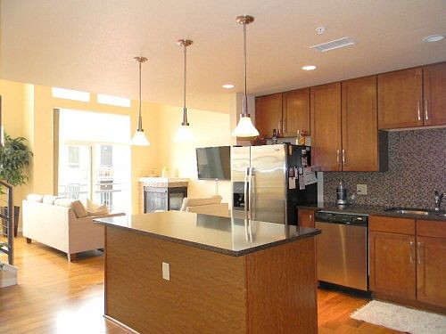 2nd image of 8185 E Lowry Blvd Unit 304