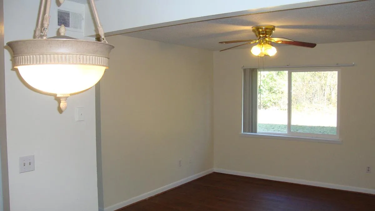 802 Central Drive — Photo 3