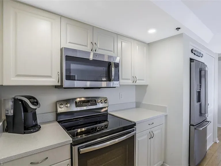 5501 Heron Point Dr #201 — Photo 10