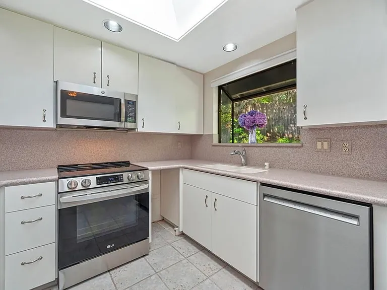 1545 Wimbledon Dr — Photo 21