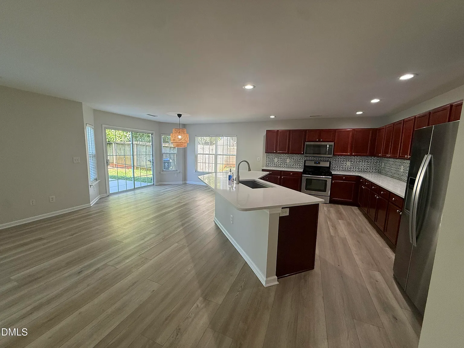 4 bed, 2.5 bath, $2,600 — Photo 3