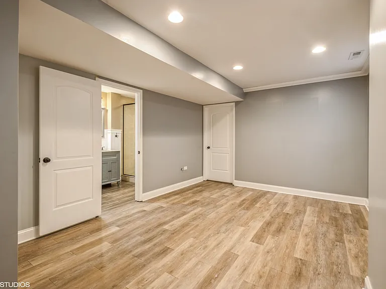 2417 N Ridgeway Ave #1 — Photo 15