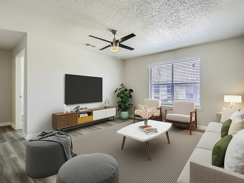 5710 Duck Creek Dr 5630N - Web Quality - 014 - 01 Living Room - VS
