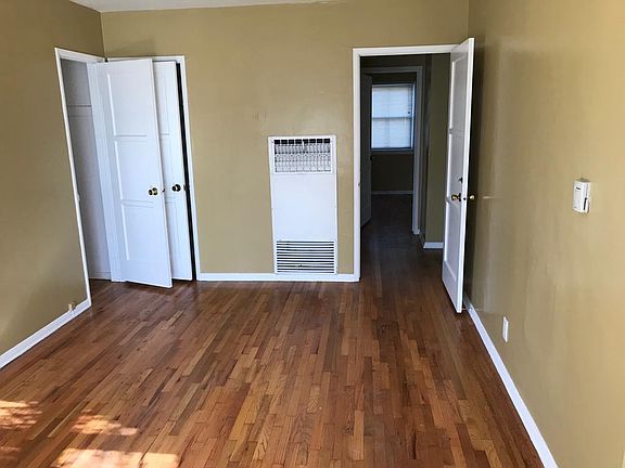 3rd image of 4422 Linden Ave APT 2