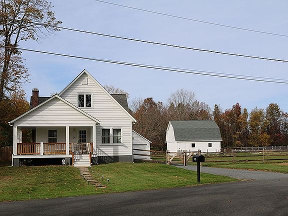 Farmhouse, garage and tenova