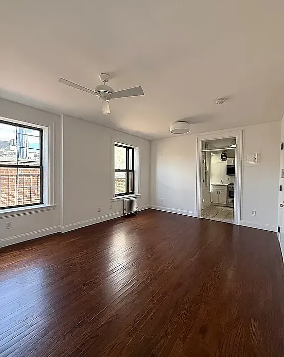 277 W 11th St #6C
