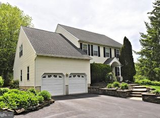 105 Pauline Cir, Lansdale, PA 19446