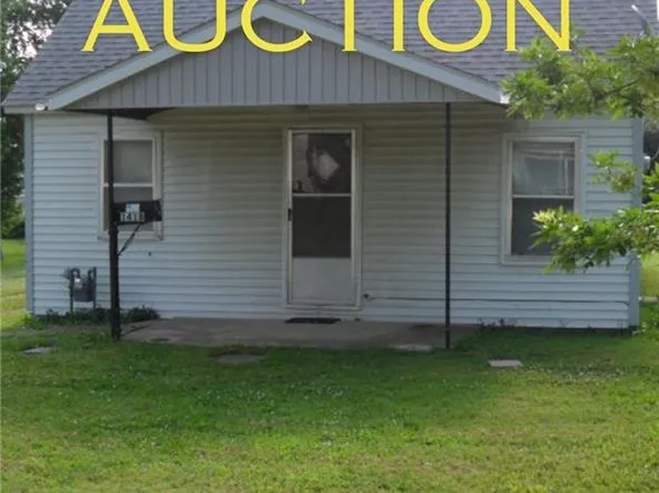 1418 S Malcolm Ave, Chanute, KS 66720