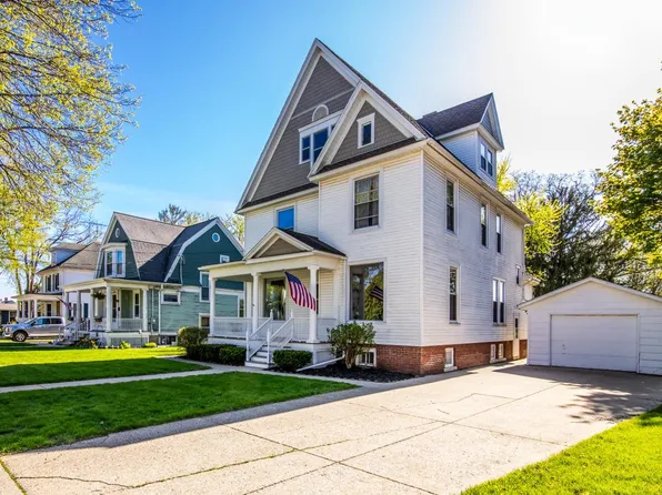 814 Richards AVENUE, Watertown, WI 53094