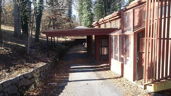 3rd image of 28 Cedar Ln