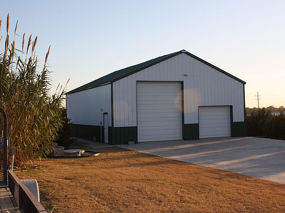 3rd image of 4740 Leonard Cir
