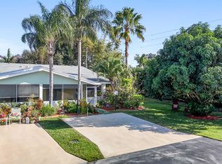 3262 Americo Dr, West Palm Beach, FL 33417