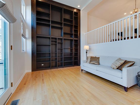 4th image of 2040 N Lincoln Ave Unit F