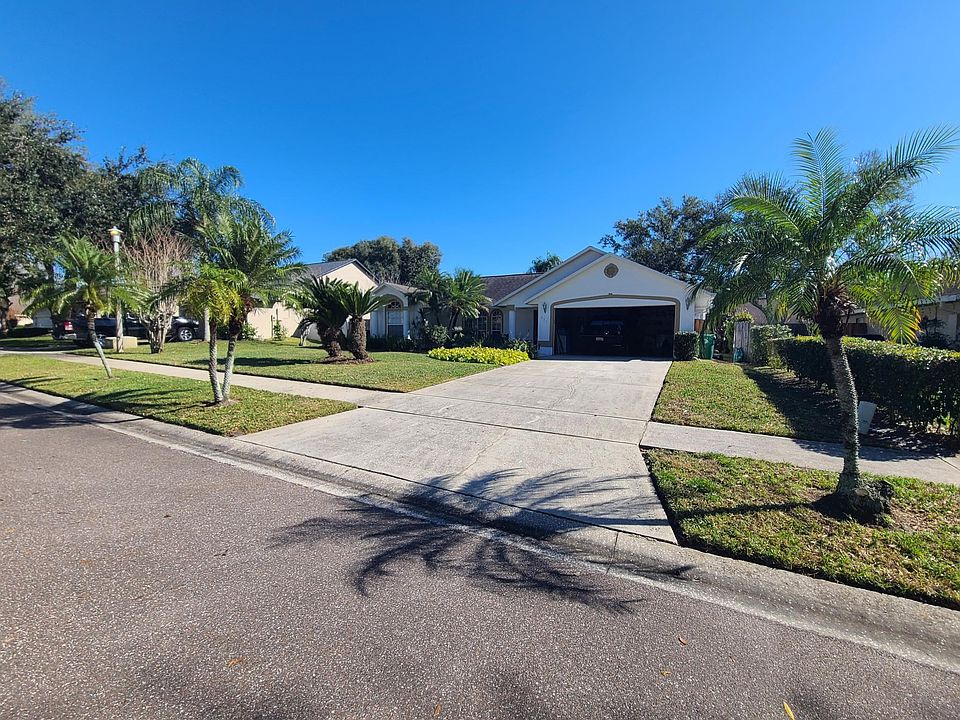 1st image of 331 Silver Pine Dr